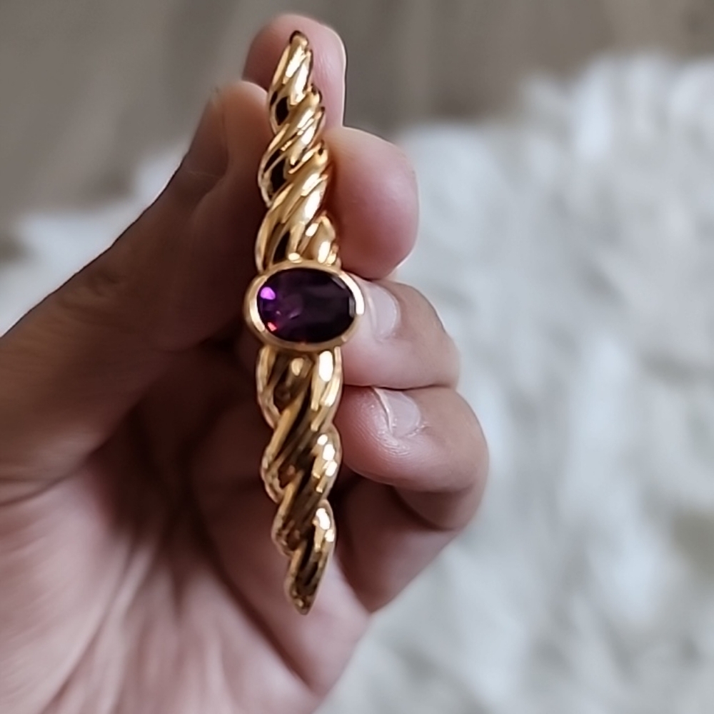 VINTAGE Swarovski Gold Tone Purple Crystal Pin